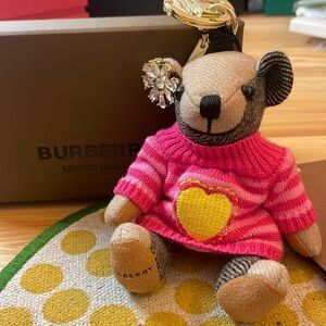 BURBERRY Bear 🐻 key chain ⛓️‍💥 purse charm with crystal